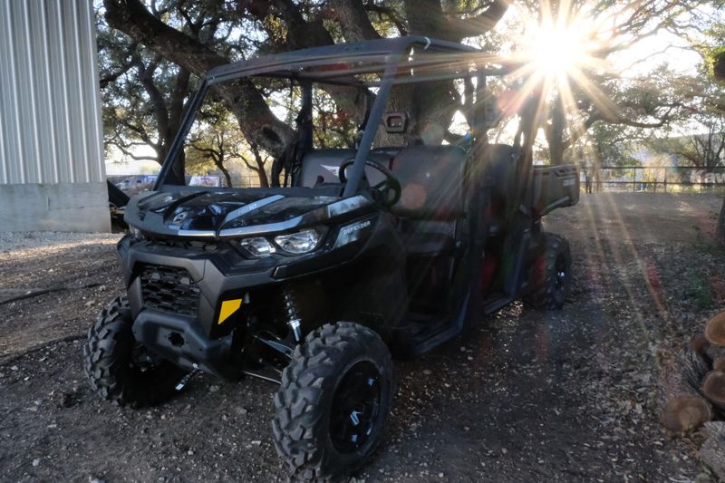 2025 Can-Am DEFENDER MAX DPS HD10 STEALTH BLACKImage 10