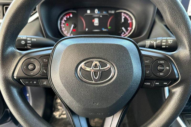 Used 2025 Toyota RAV4 XLEImage 22
