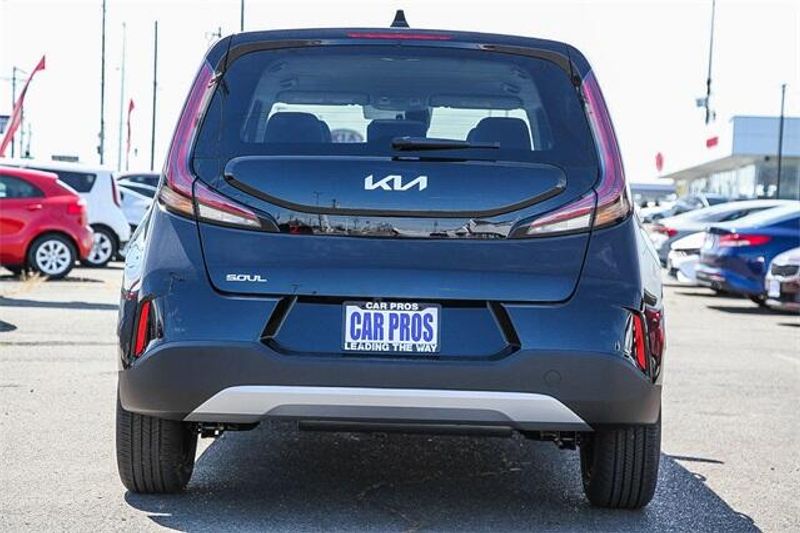 New 2025 Kia Soul LXImage 16