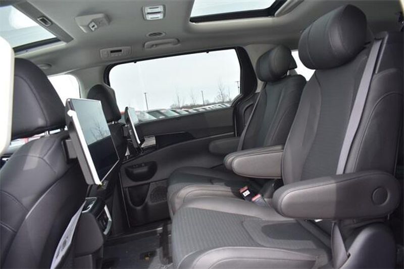 2025 Kia Carnival SX PrestigeImage 21