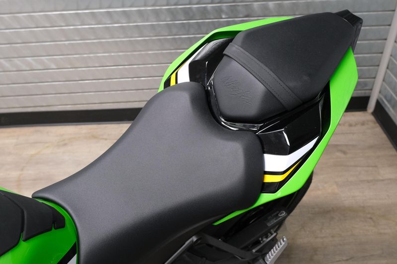 NEW 2025 KAWASAKI NINJA ZX10R KRT EDITION Image 22