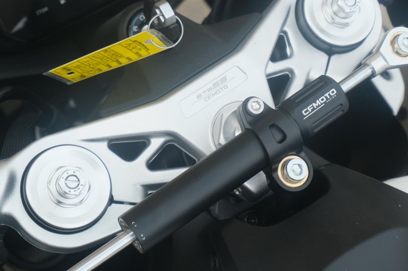2025 CFMOTO 675 SS NEBULA WHITE Image 25