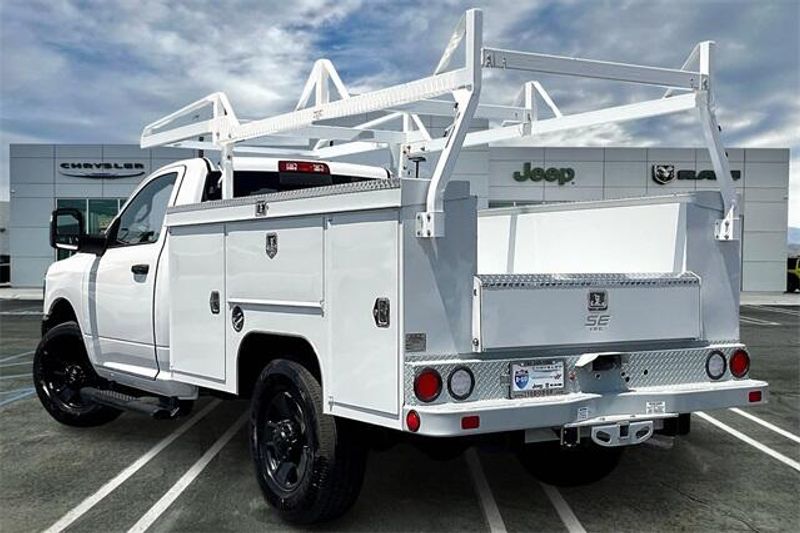 2025 Ram 2500 Tradesman photo 2