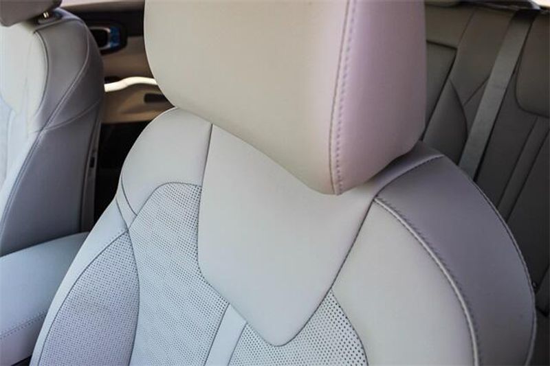 2025 Kia Sorento SImage 26