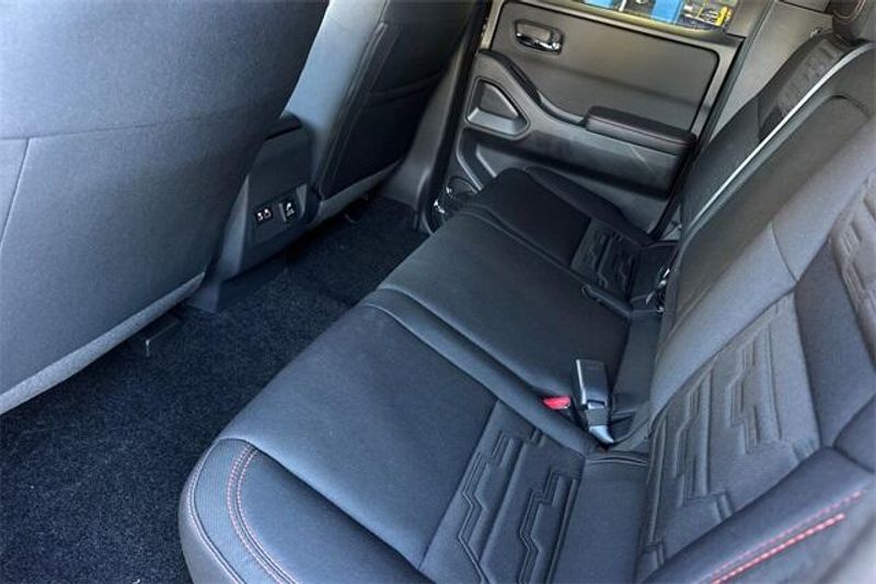 New 2025 Nissan Frontier PRO-XImage 9