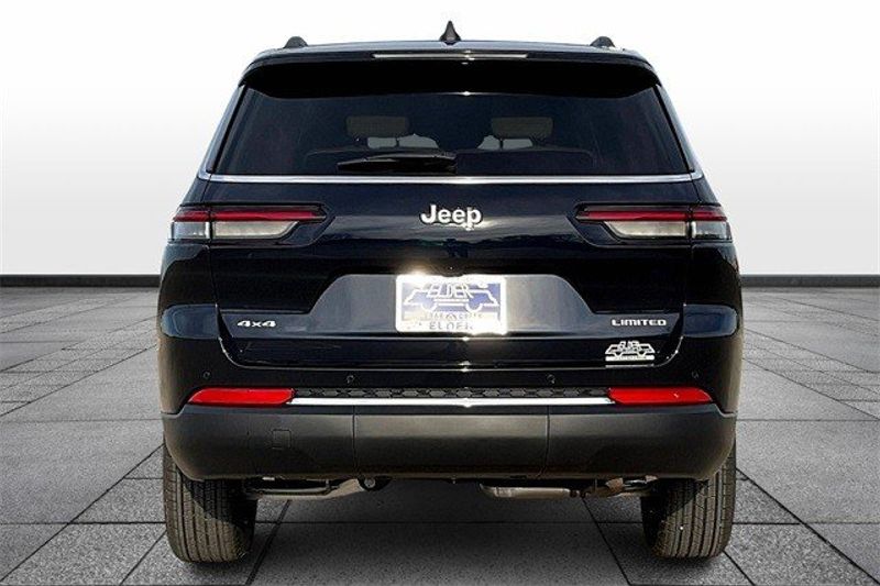 2024 Jeep Grand Cherokee L Limited 4x4Image 4