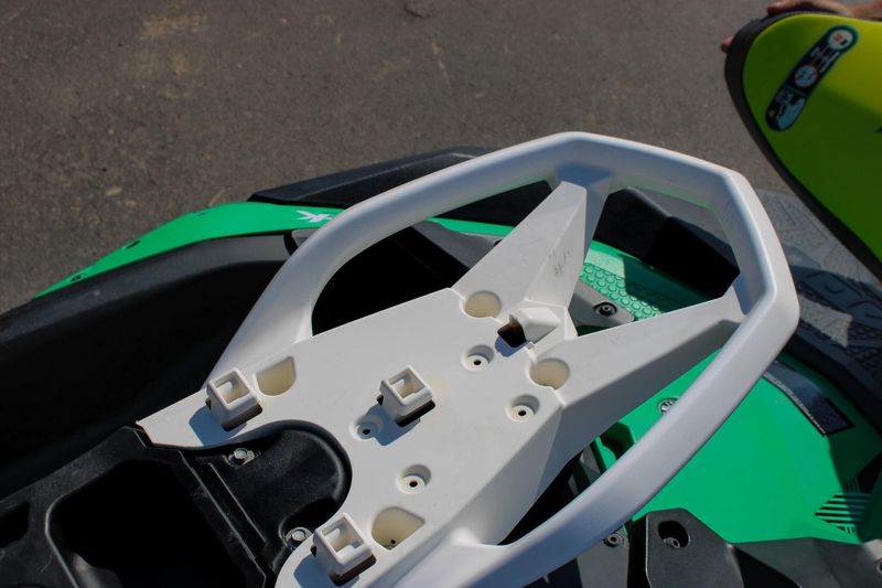 2021 SEADOO SPARK 3 UP GREEN Image 2