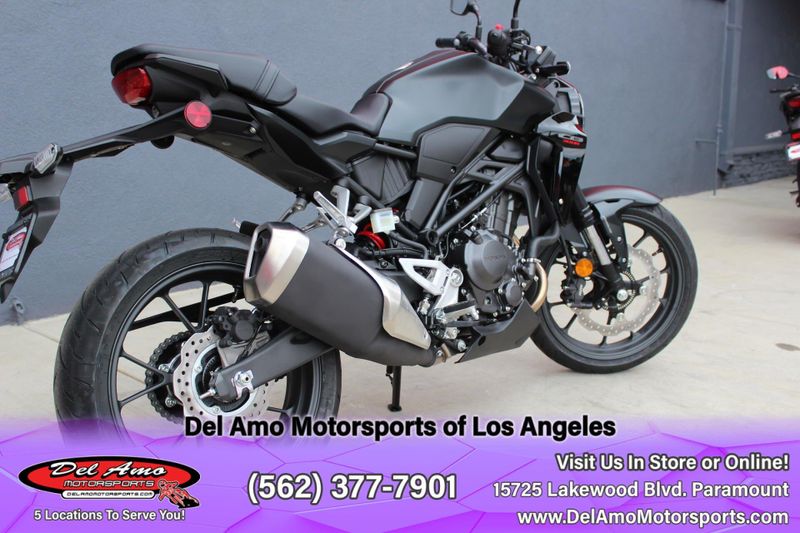 New 2025 Honda CB300R ABS Image 4