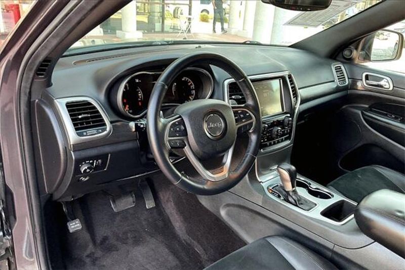 2017 Jeep Grand Cherokee AltitudeImage 14