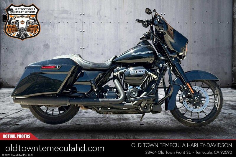 2019 Harley-Davidson Street Glide in a Black exterior color. BMW Motorcycles of Temecula – Southern California (951) 506-6903 bmwmotorcyclesoftemecula.com 