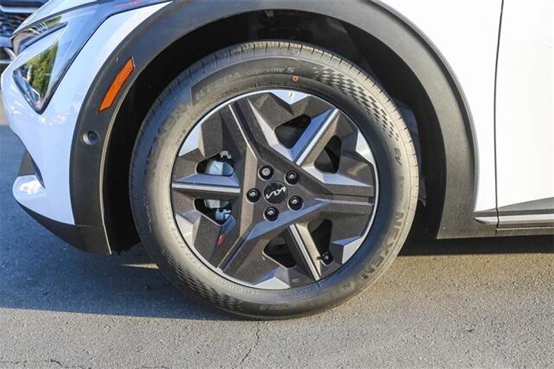 2025 Kia EV6 LightImage 26