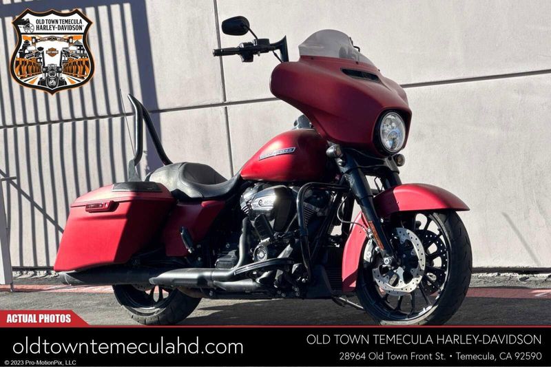 2019 Harley-Davidson Street Glide in a WICKED RED DNM exterior color. BMW Motorcycles of Temecula – Southern California (951) 506-6903 bmwmotorcyclesoftemecula.com 