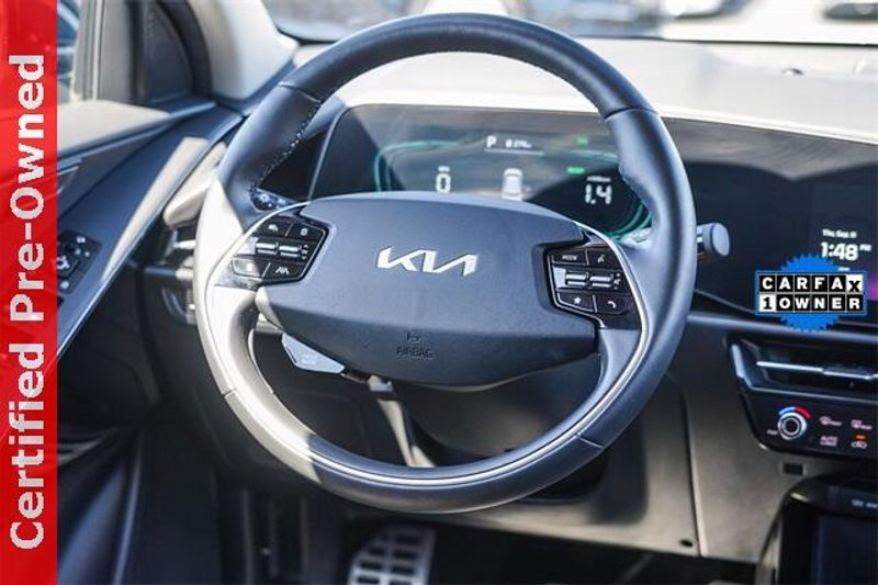 Used 2024 Kia Niro Plug-In Hybrid SXImage 17