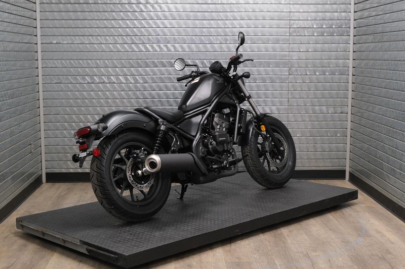 NEW 2026 HONDA REBEL 300 ECLUTCH Image 3