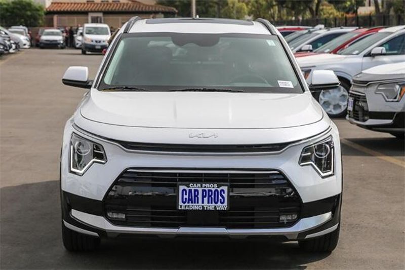 New 2025 Kia Niro EX TouringImage 3