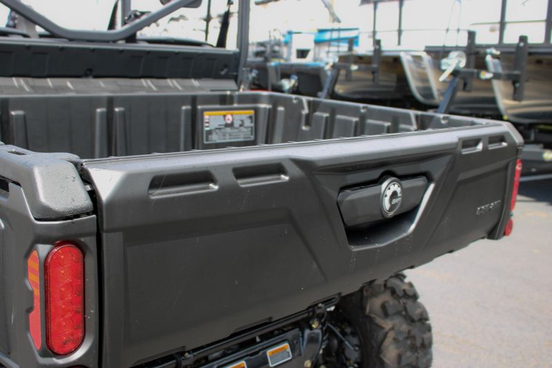 2025 Can-Am DEFENDER MAX DPS HD7 WILDLAND CAMO Image 17