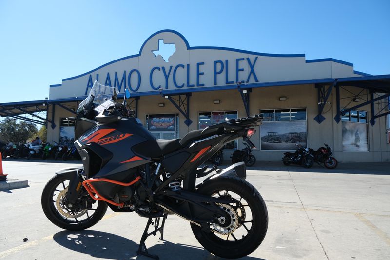 2023 KTM 1290 SUPER ADVENTURE S in a BLACK exterior color. Family PowerSports (877) 886-1997 familypowersports.com 