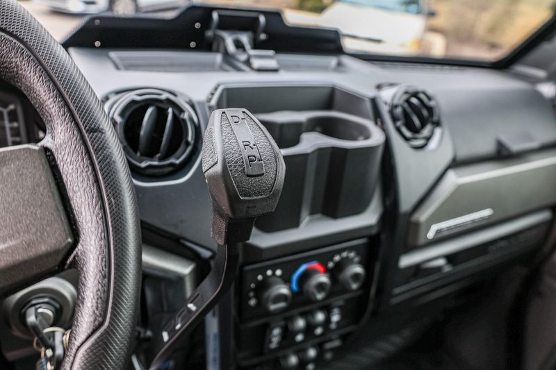 2025 Polaris RANGER CREW XD 1500 NORTHSTAR EDITION ULTIMATE GHOST WHITE METALLIC SMOKE Image 3