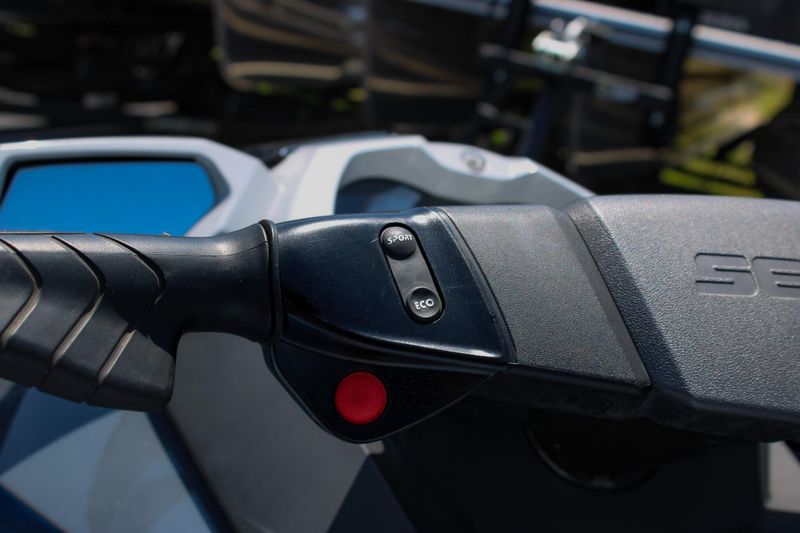 2019 SEADOO GTI SE 130 BLUE SILVER Image 16
