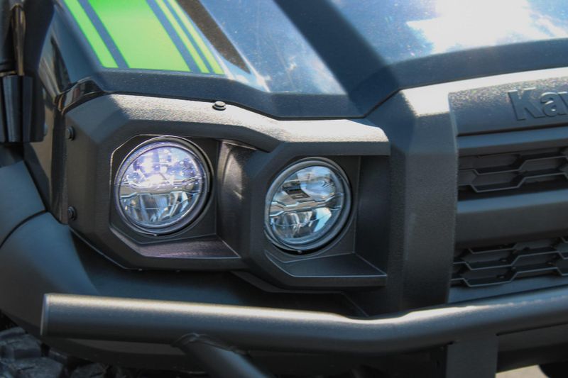 New 2026 Kawasaki MULE SX 4X4 XC LE METALLIC ONYX BLACK Image 9