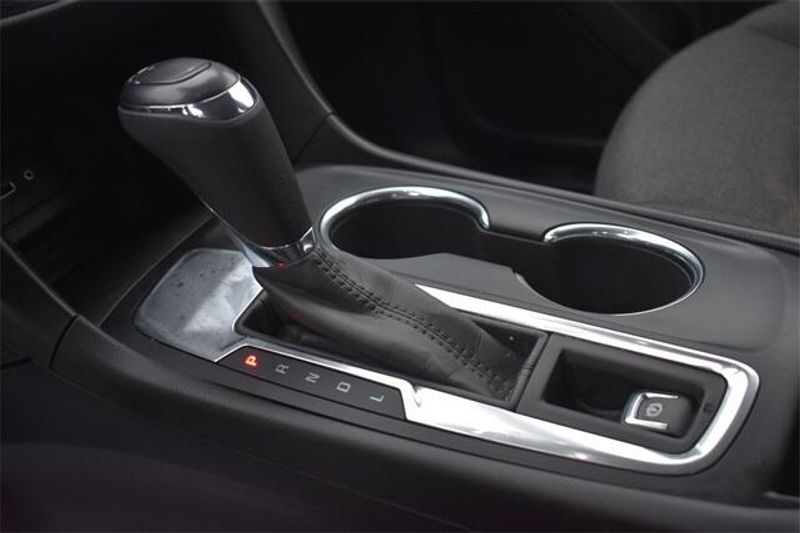 Used 2020 Chevrolet Equinox LTImage 25