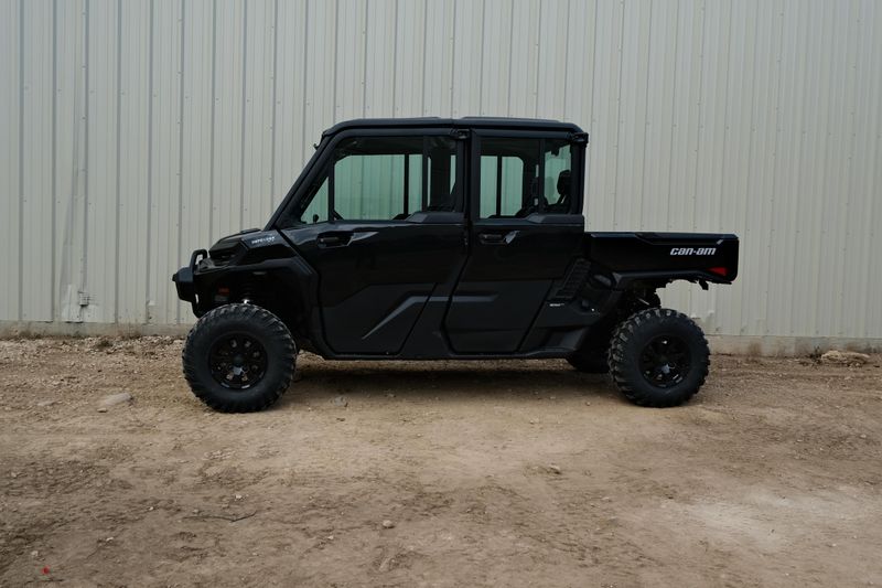 NEW 2026 CAN-AM DEFENDER MAX XT CAB HD11 WITH 1025 INCH TOUCHSCREEN Image 6