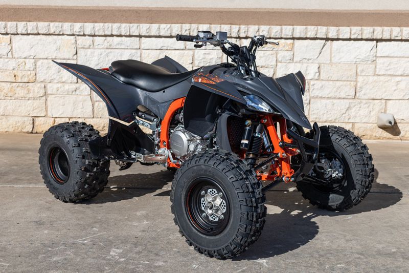 2024 Yamaha YFZ450R SE GRAY METALLICImage 1