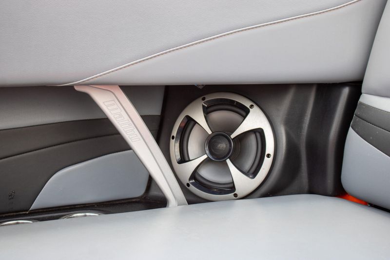 USED 2020 MALIBU 24 MXZ Image 36