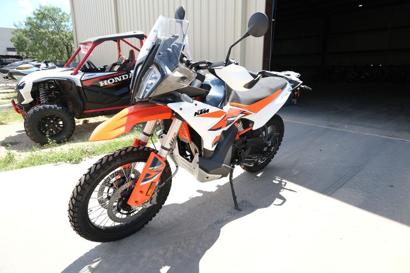 2024 KTM 890 ADVENTURE R WHITEImage 11