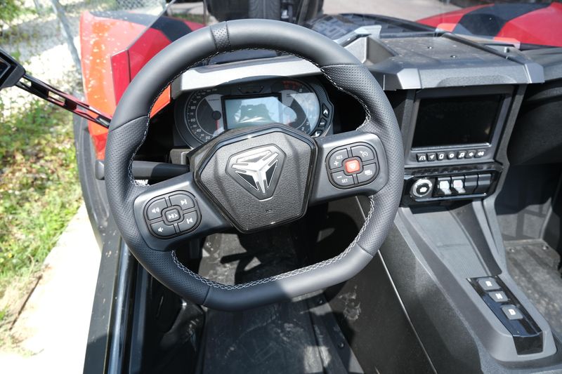 2024 Polaris SLINGSHOT SLR AUTODRIVEImage 20