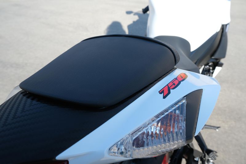 2025 Suzuki GSXR750Image 5