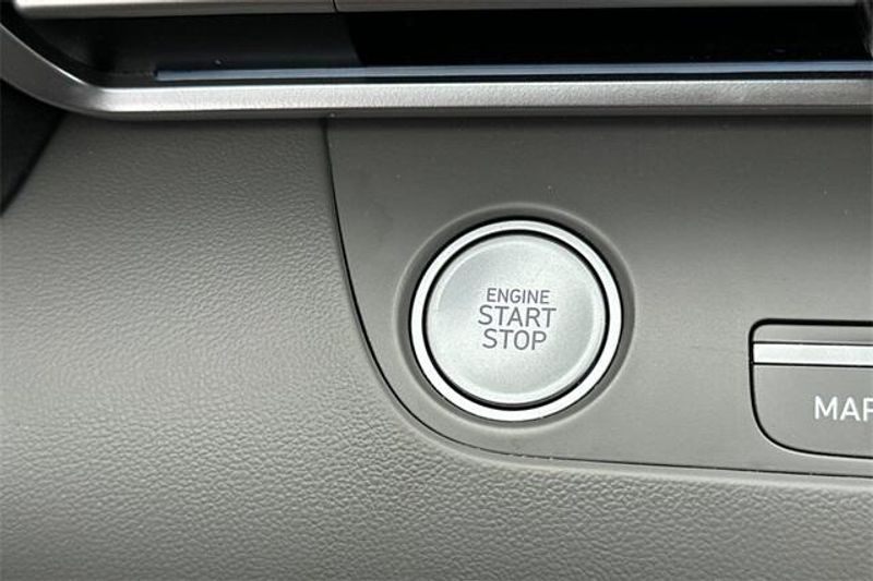 Used 2024 Hyundai Elantra SELImage 20