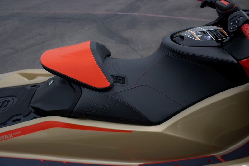 2025 SEADOO RXPX 325 WITH SOUND SYSTEM METALLIC TAN AND LAVA RED Image 15