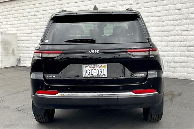 2023 Jeep Grand Cherokee LaredoImage 3