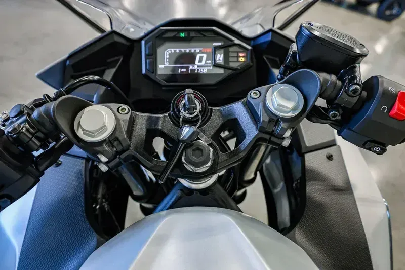 2025 Kawasaki NINJA 500 ABS Image 7