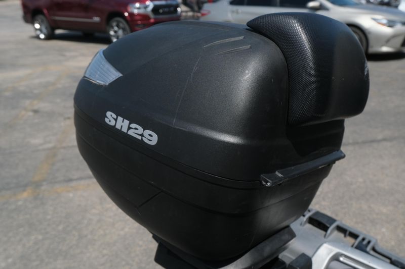 USED 2012 YAMAHA SUPER TENERE Image 9