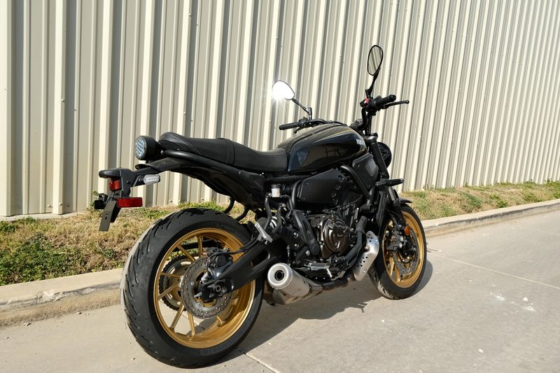 NEW 2025 YAMAHA XSR700 Image 2