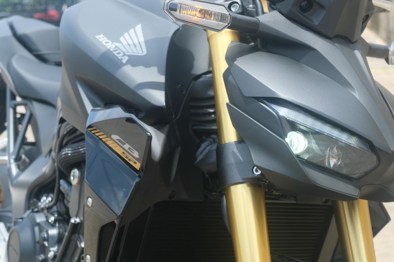 2025 Honda CB1000 HORNET SP MATTE BLACK METALLIC Image 21