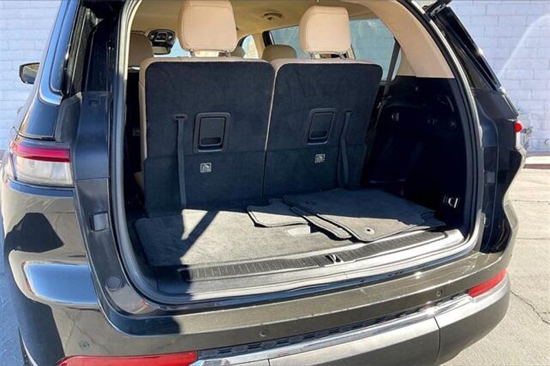 Used 2021 Jeep Grand Cherokee L LimitedImage 33