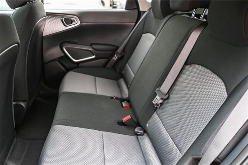 New 2025 Kia Soul LXImage 9