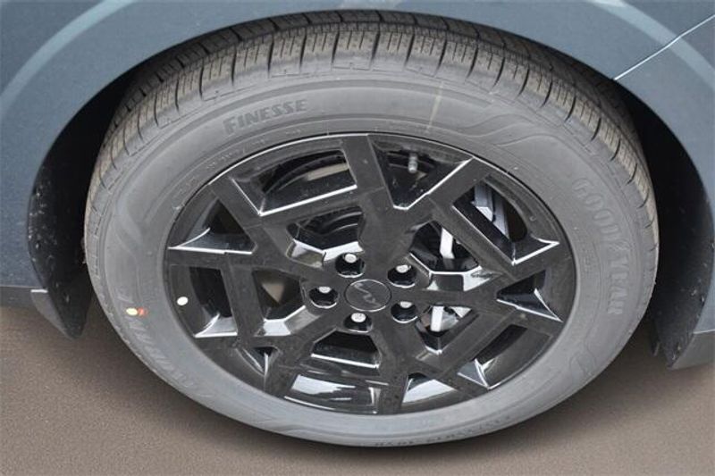 New 2026 Kia Carnival SX PrestigeImage 11