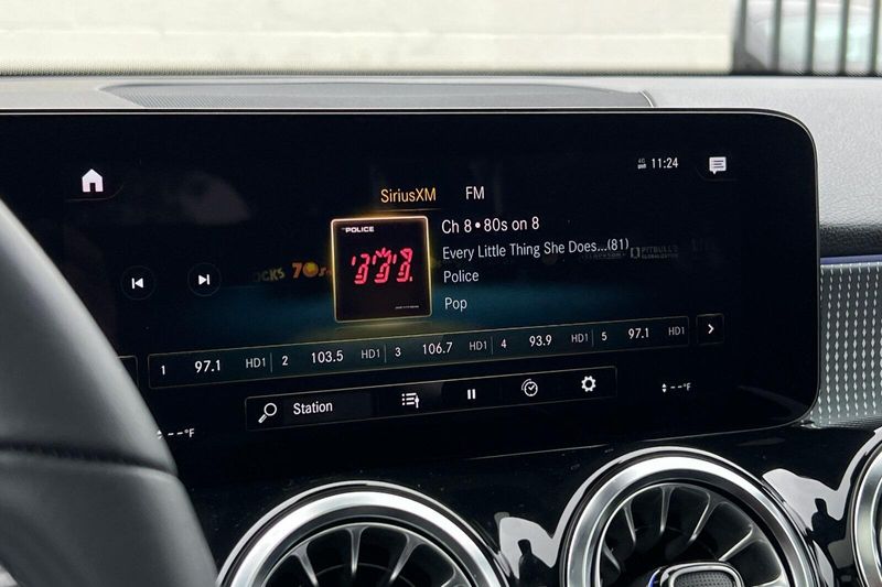 2023 Mercedes-Benz EQB 300Image 21