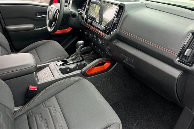 New 2025 Nissan Frontier PRO-4XImage 12