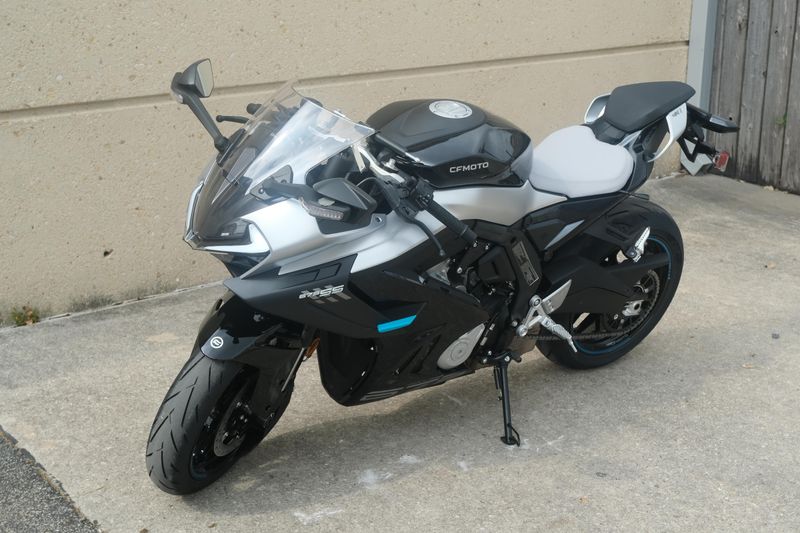 2025 CFMOTO 675 SS NEBULA BLACK Image 7