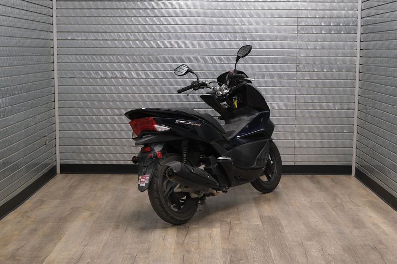 USED 2018 HONDA PCX 150 Image 3