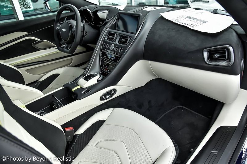 Aston Martin DBS Ultimate Interieur