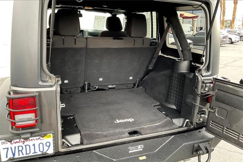 2017 Jeep Wrangler Unlimited Sport photo 31