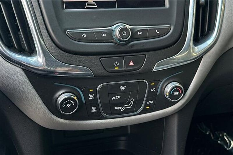 2023 Chevrolet Equinox LTImage 18