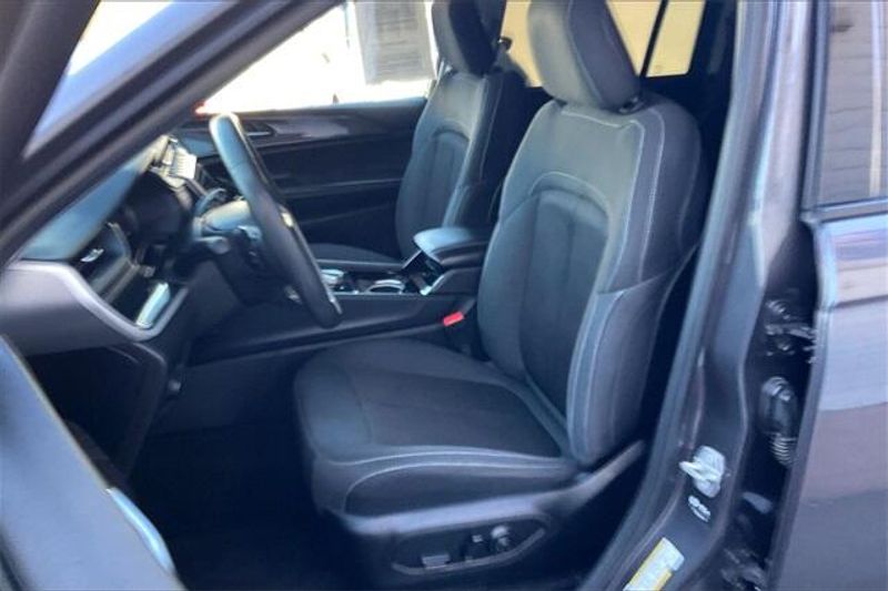 2023 Jeep Grand Cherokee LaredoImage 24