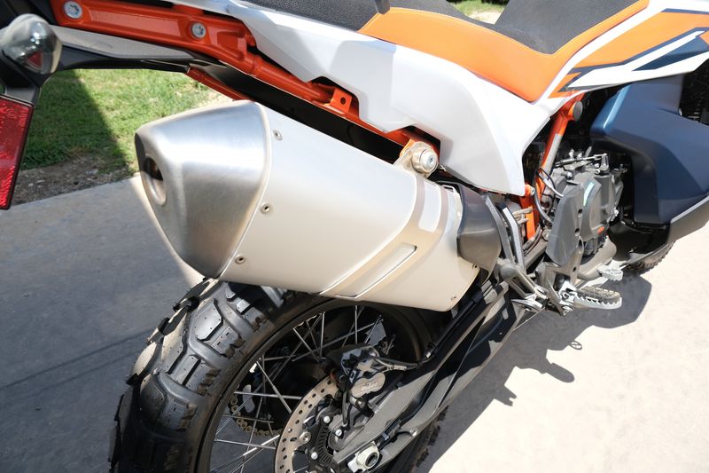 2024 KTM 890 ADVENTURE R WHITEImage 2